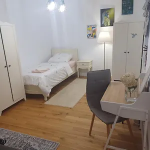 Paprotka U Rozy 23 , Warszawa Polska
